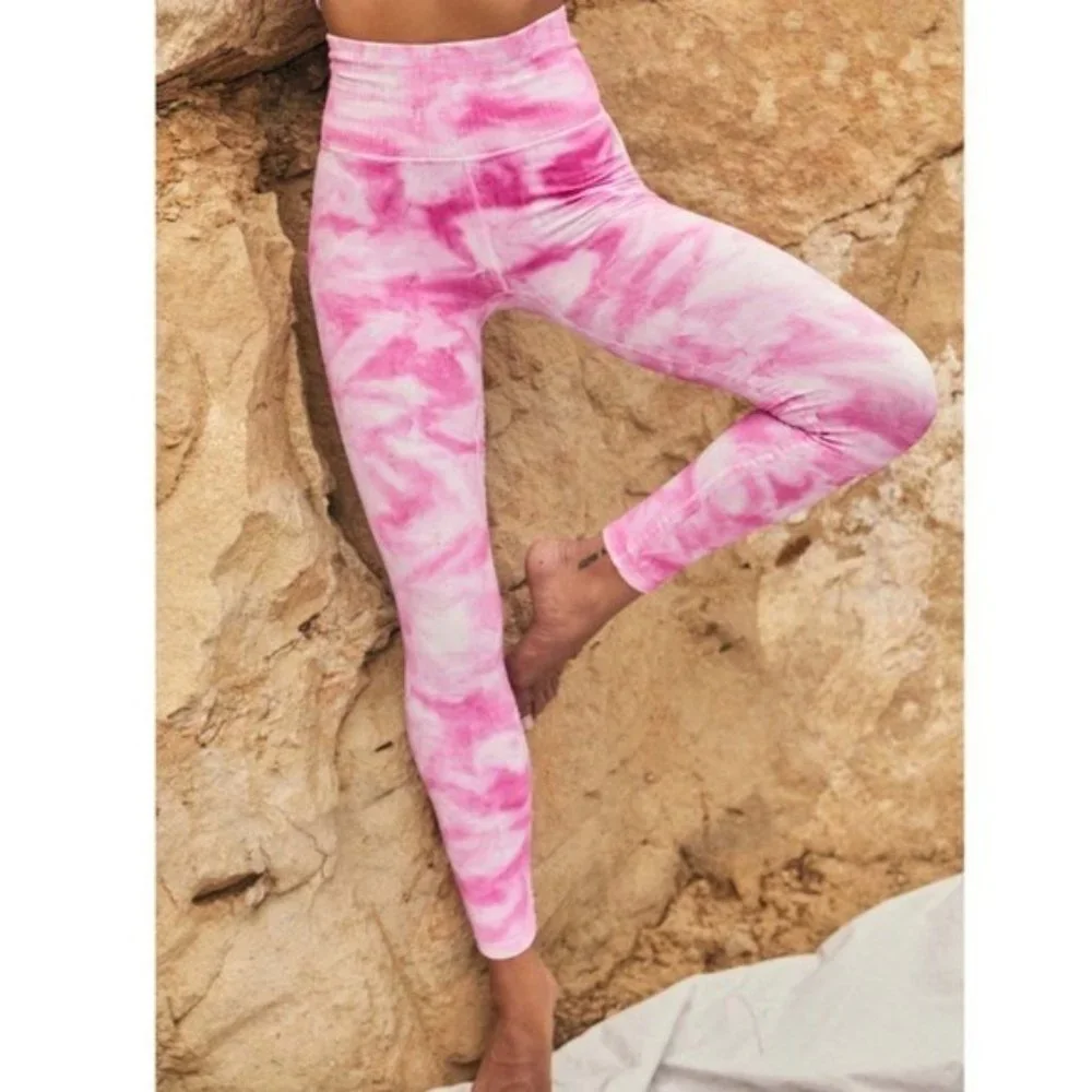 FREE PEOPLE Movement Good Karma‎ Tie Dye Legging - Azalea